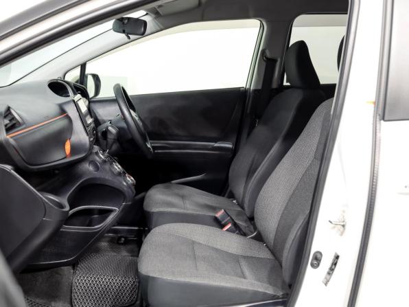 Toyota Sienta II Рестайлинг с пробегом 2019 года, цена 1 570 000 рублей, 109728 км, минивэн, Автокод Объявления