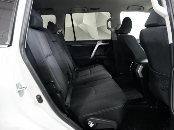 Toyota Land Cruiser Prado 150 Series Рестайлинг 2 с пробегом 2017 года, цена 4 493 000 рублей, 272885 км, внедорожник, Автокод Объявления