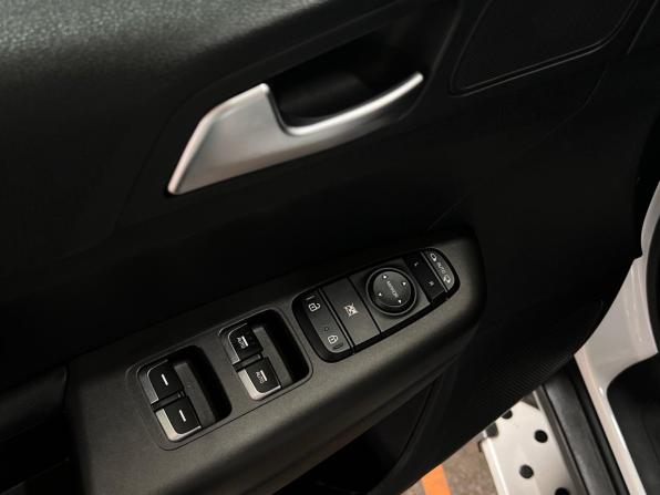 Kia Sportage IV Рестайлинг с пробегом 2020 года, цена 2 350 000 рублей, 119486 км, внедорожник, Автокод Объявления