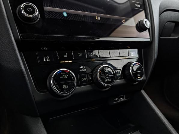 Skoda Octavia III (A7) Рестайлинг с пробегом 2019 года, цена 1 825 000 рублей, 104479 км, лифтбек, Автокод Объявления