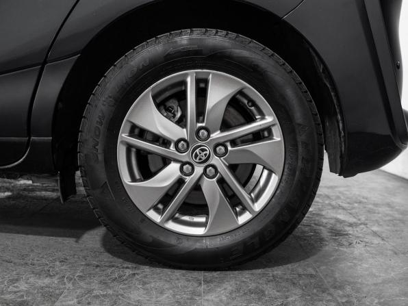 Toyota Sienta II Рестайлинг с пробегом 2021 года, цена 1 629 500 рублей, 62998 км, компактвэн, Автокод Объявления