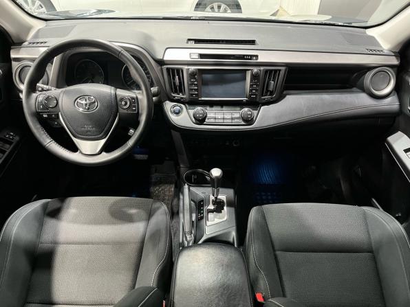 Toyota RAV4 IV (XA40) Рестайлинг с пробегом 2018 года, цена 2 295 000 рублей, 177234 км, внедорожник, Автокод Объявления
