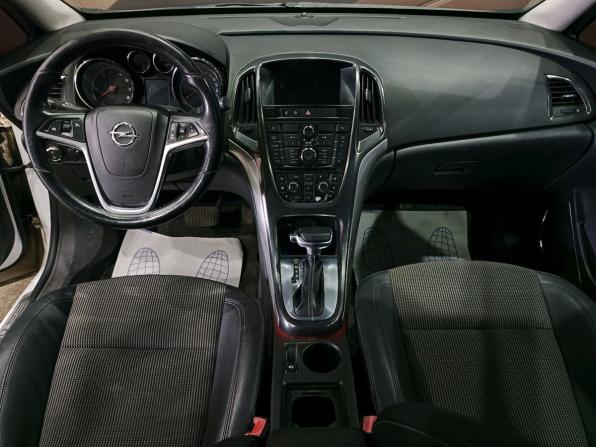 Opel Astra J с пробегом 2010 года, цена 550 000 рублей, 220000 км, универсал, Автокод Объявления