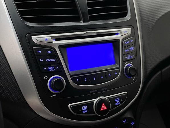 Hyundai Solaris I с пробегом 2014 года, цена 920 000 рублей, 151603 км, хэтчбек, Автокод Объявления
