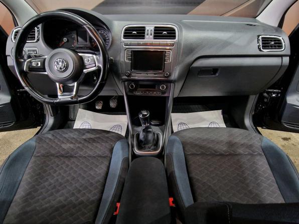Volkswagen Polo V Рестайлинг с пробегом 2019 года, цена 1 100 000 рублей, 134122 км, седан, Автокод Объявления