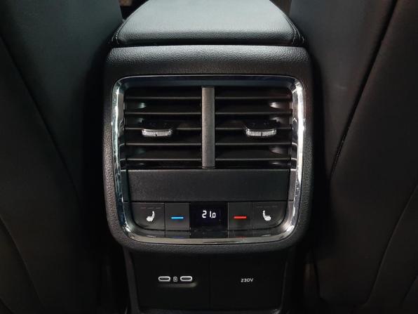 Skoda Octavia IV (A8) с пробегом 2021 года, цена 2 240 000 рублей, 110845 км, лифтбек, Автокод Объявления