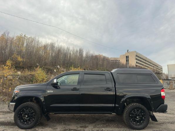 Toyota Tundra II Рестайлинг с пробегом 2015 года, цена 7 899 000 рублей, 77164 км, offers.body_type.unknown, Автокод Объявления