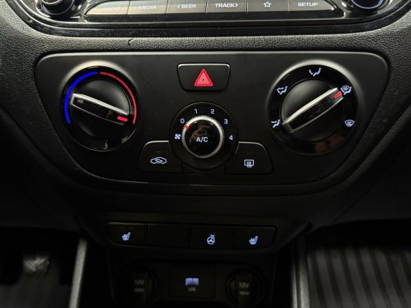 Hyundai Solaris II Рестайлинг с пробегом 2021 года, цена 1 345 000 рублей, 132030 км, седан, Автокод Объявления