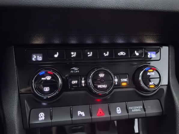 Skoda Karoq I с пробегом 2021 года, цена 2 499 000 рублей, 86614 км, внедорожник, Автокод Объявления