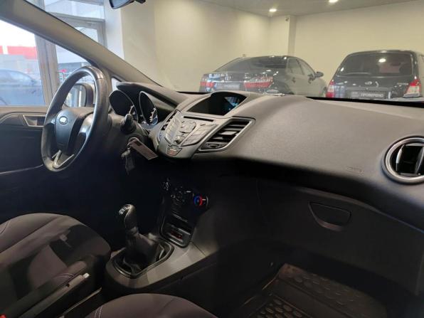 Ford Fiesta Mk6 Рестайлинг с пробегом 2017 года, цена 838 000 рублей, 91966 км, хэтчбек, Автокод Объявления