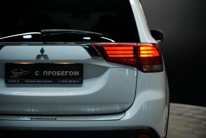 Mitsubishi Outlander III Рестайлинг 3 с пробегом 2021 года, цена 1 999 000 рублей, 123125 км, внедорожник, Автокод Объявления