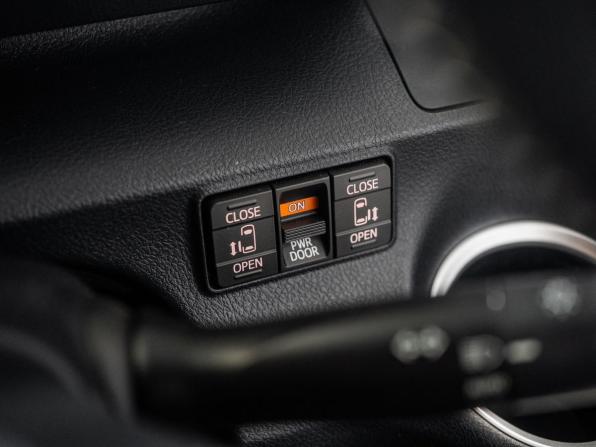 Toyota Sienta II Рестайлинг с пробегом 2021 года, цена 1 585 000 рублей, 45281 км, компактвэн, Автокод Объявления