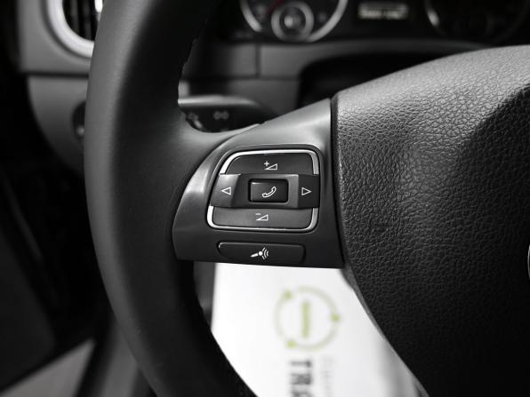 Volkswagen Tiguan I Рестайлинг с пробегом 2012 года, цена 995 000 рублей, 220236 км, внедорожник, Автокод Объявления