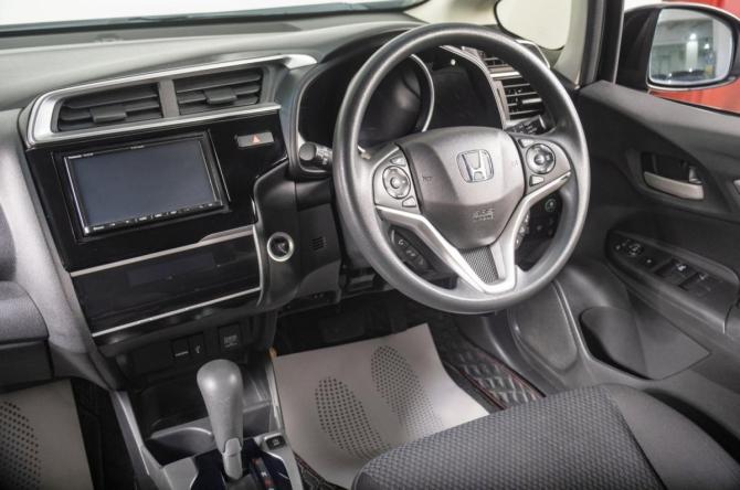 Honda Fit III Рестайлинг с пробегом 2019 года, цена 1 259 000 рублей, 87000 км, хэтчбек, Автокод Объявления