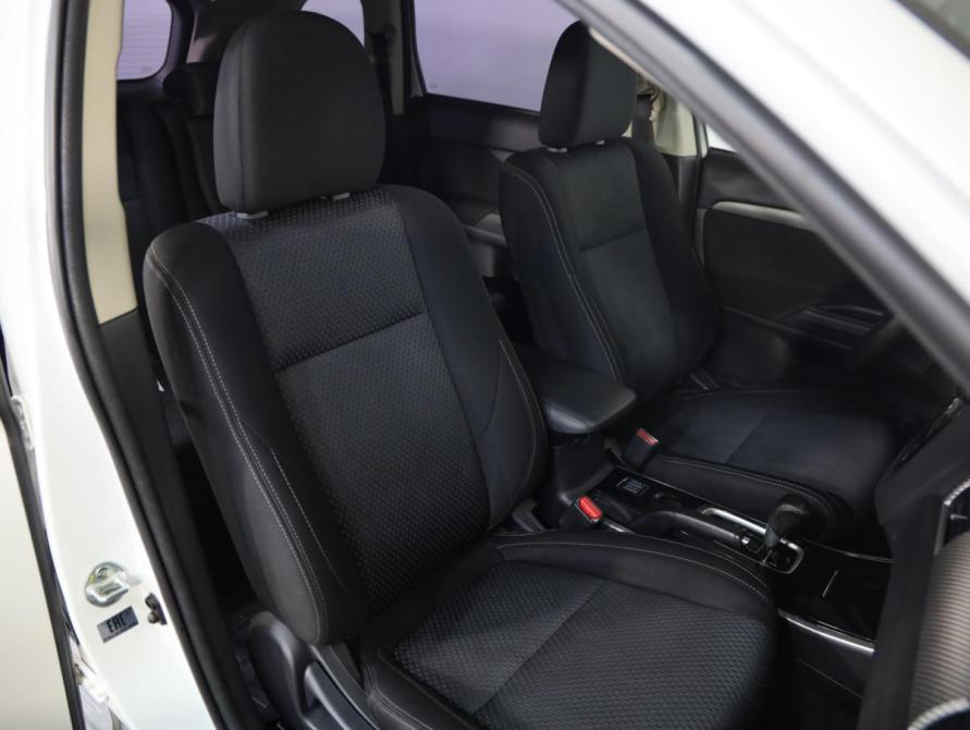 Mitsubishi Outlander III Рестайлинг 2 Санкт-Петербург  - изображение 21