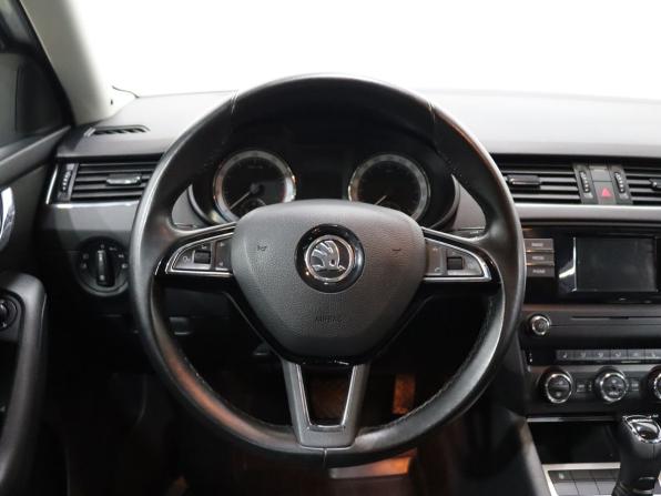 Skoda Octavia III (A7) с пробегом 2016 года, цена 1 590 000 рублей, 84299 км, лифтбек, Автокод Объявления