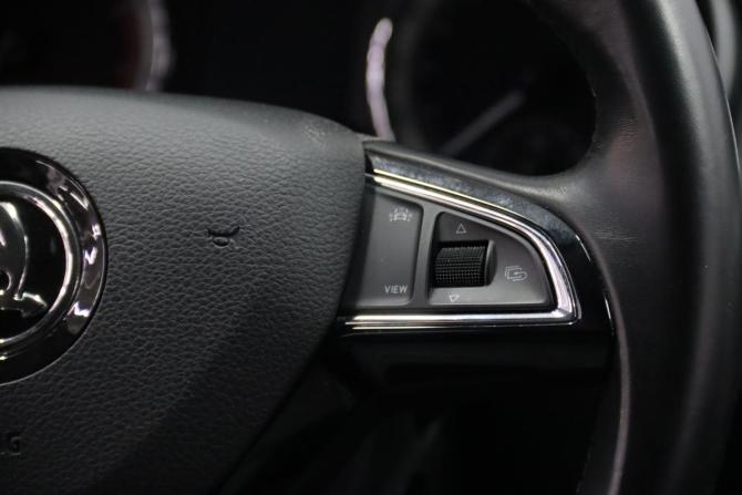 Skoda Octavia III (A7) Рестайлинг с пробегом 2020 года, цена 1 565 650 рублей, 109140 км, лифтбек, Автокод Объявления