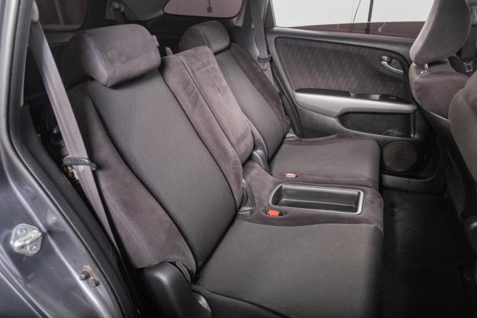Honda Stream II Рестайлинг с пробегом 2012 года, цена 999 000 рублей, 272000 км, компактвэн, Автокод Объявления
