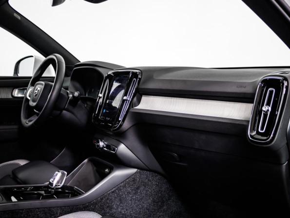 Volvo XC40 I Рестайлинг с пробегом 2024 года, цена 4 657 802 рубля, 55 км, внедорожник, Автокод Объявления