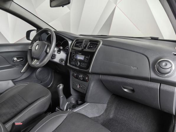 Renault Logan II с пробегом 2017 года, цена 698 000 рублей, 114190 км, седан, Автокод Объявления