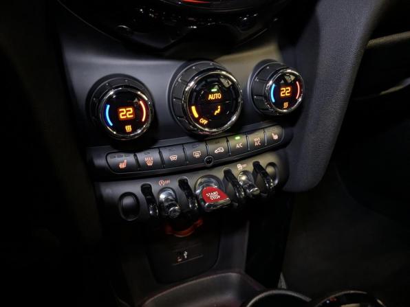 Mini Hatch III (F55/F56) Рестайлинг с пробегом 2021 года, цена 2 990 000 рублей, 11190 км, хэтчбек, Автокод Объявления