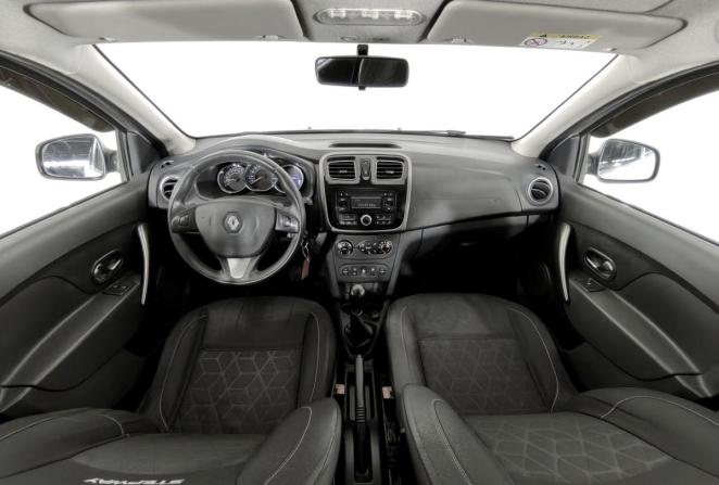 Renault Sandero II с пробегом 2015 года, цена 880 000 рублей, 105443 км, хэтчбек, Автокод Объявления