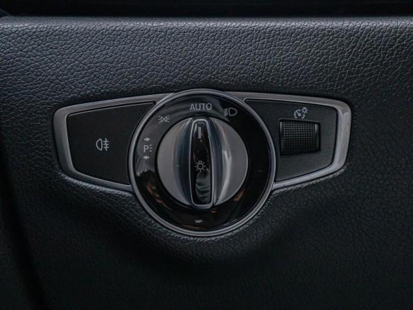 Mercedes-Benz E-Класс V (W213 S213 C238) с пробегом 2018 года, цена 1 850 000 рублей, 304391 км, седан, Автокод Объявления