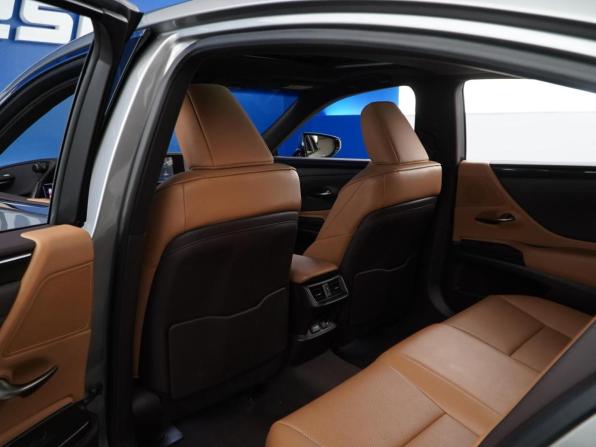 Lexus ES VII с пробегом 2020 года, цена 3 770 090 рублей, 82605 км, седан, Автокод Объявления
