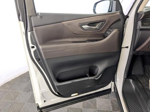 Toyota Alphard IV с пробегом 2024 года, цена 12 000 000 рублей, 15877 км, минивэн, Автокод Объявления