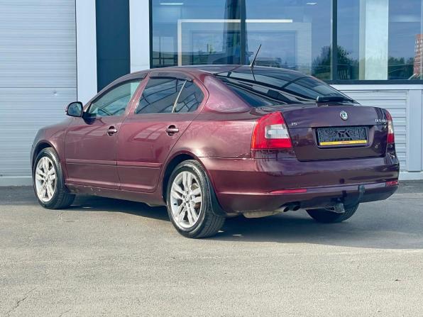 Skoda Octavia II (A5) Рестайлинг с пробегом 2012 года, цена 670 000 рублей, 297700 км, лифтбек, Автокод Объявления