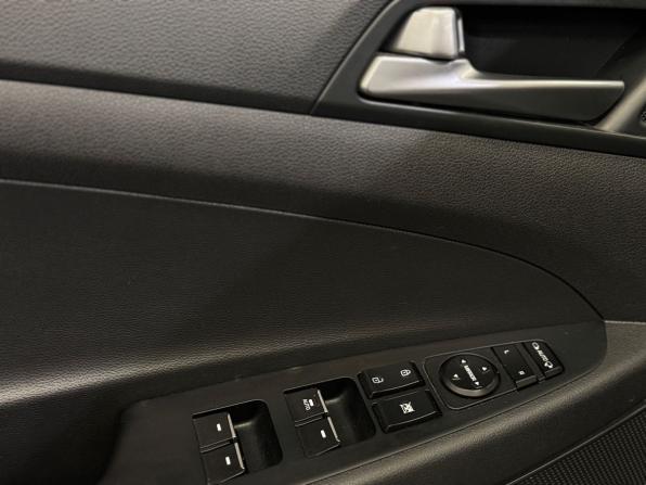 Hyundai Tucson III с пробегом 2015 года, цена 1 549 000 рублей, 240000 км, внедорожник, Автокод Объявления
