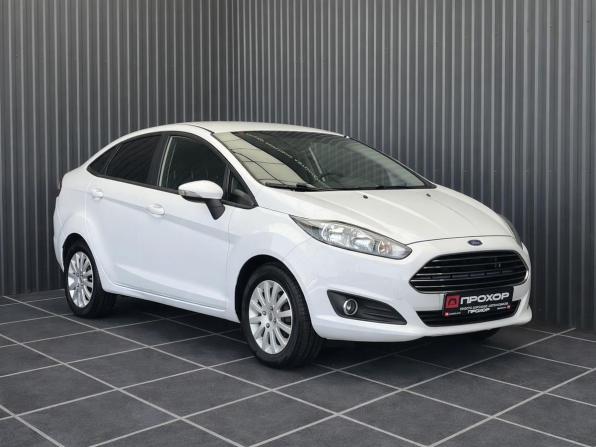 Ford Fiesta Mk6 Рестайлинг с пробегом 2017 года, цена 867 000 рублей, 135400 км, седан, Автокод Объявления