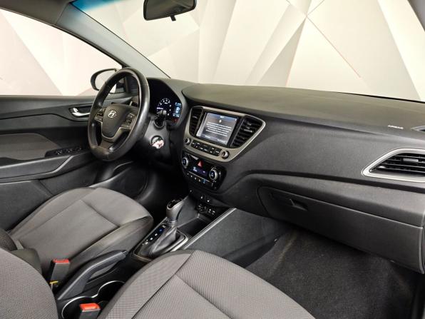 Hyundai Solaris II с пробегом 2017 года, цена 1 451 000 рублей, 37401 км, седан, Автокод Объявления
