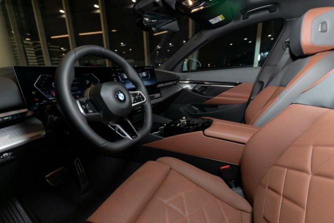 Новый BMW 5 серии VIII (G60/G61/G68) 2025 года, цена 11 341 900 рублей, седан, Автокод Объявления