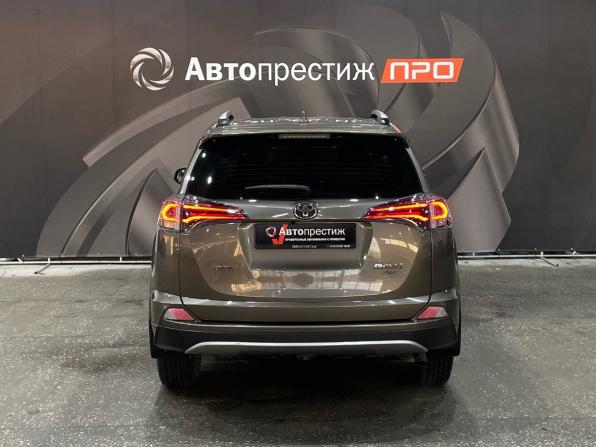 Toyota RAV4 IV (XA40) Рестайлинг с пробегом 2017 года, цена 1 880 000 рублей, 228343 км, внедорожник, Автокод Объявления