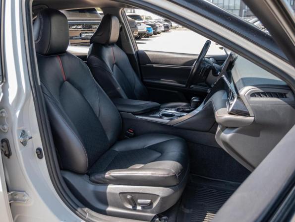 Toyota Camry VIII (XV70) Рестайлинг с пробегом 2021 года, цена 3 050 000 рублей, 132324 км, седан, Автокод Объявления