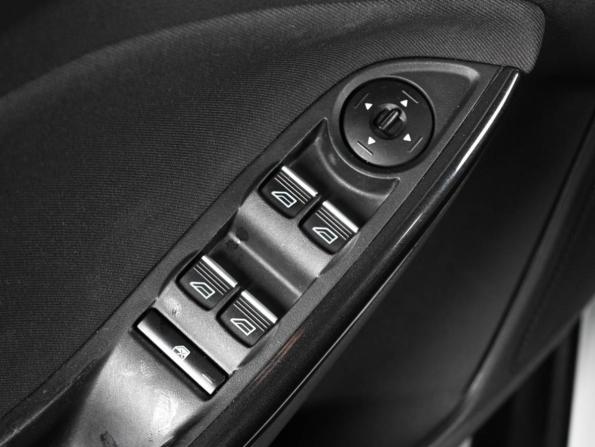 Ford Focus III Рестайлинг с пробегом 2016 года, цена 999 000 рублей, 198867 км, хэтчбек, Автокод Объявления