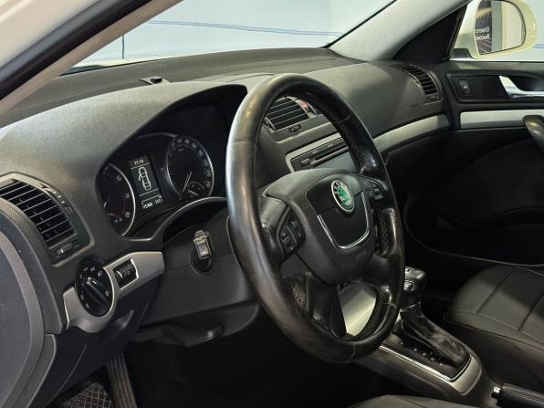 Skoda Octavia II (A5) Рестайлинг с пробегом 2010 года, цена 547 000 рублей, 315400 км, лифтбек, Автокод Объявления