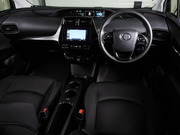 Toyota Prius IV (XW50) с пробегом 2019 года, цена 1 699 000 рублей, 111685 км, лифтбек, Автокод Объявления