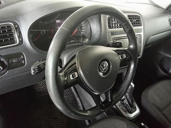 Volkswagen Polo V Рестайлинг с пробегом 2017 года, цена 805 000 рублей, 289897 км, седан, Автокод Объявления