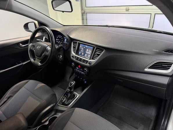 Hyundai Solaris II с пробегом 2019 года, цена 1 495 000 рублей, 131557 км, седан, Автокод Объявления