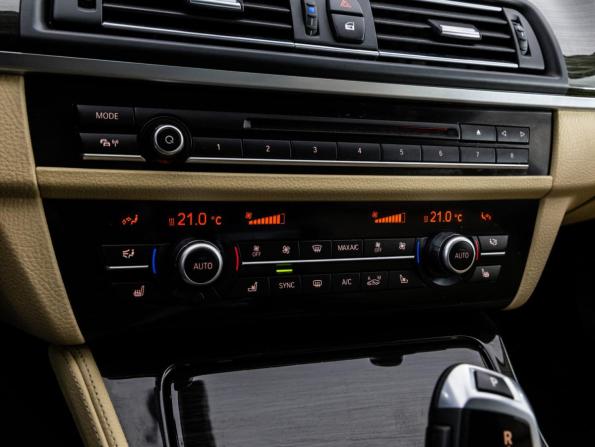 BMW 5 серии VI (F10/F11/F07) Рестайлинг с пробегом 2016 года, цена 2 499 000 рублей, 94000 км, седан, Автокод Объявления