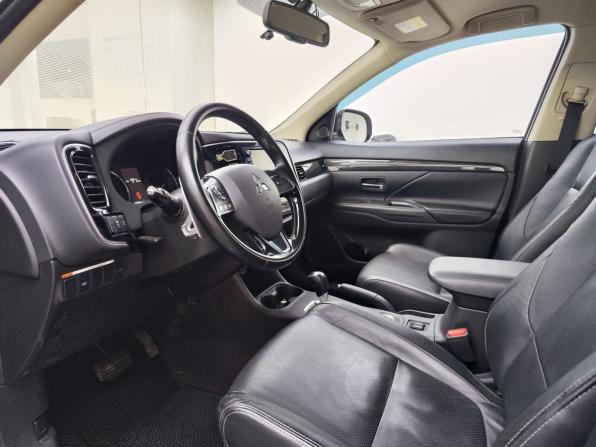 Mitsubishi Outlander III Рестайлинг 2 с пробегом 2016 года, цена 1 945 000 рублей, 168748 км, внедорожник, Автокод Объявления