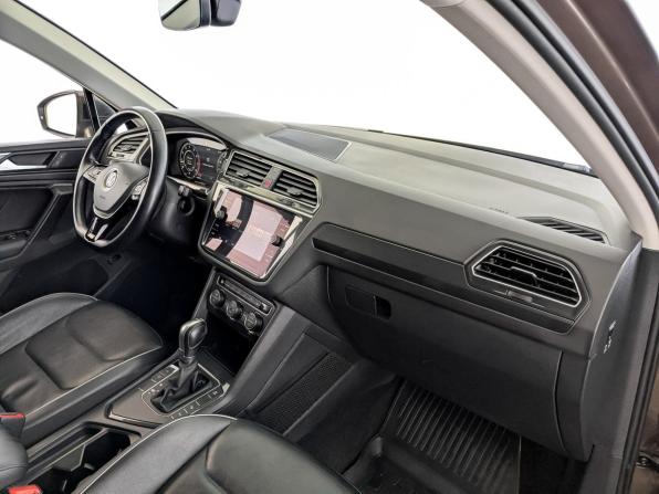 Volkswagen Tiguan II с пробегом 2018 года, цена 2 250 000 рублей, 101371 км, внедорожник, Автокод Объявления