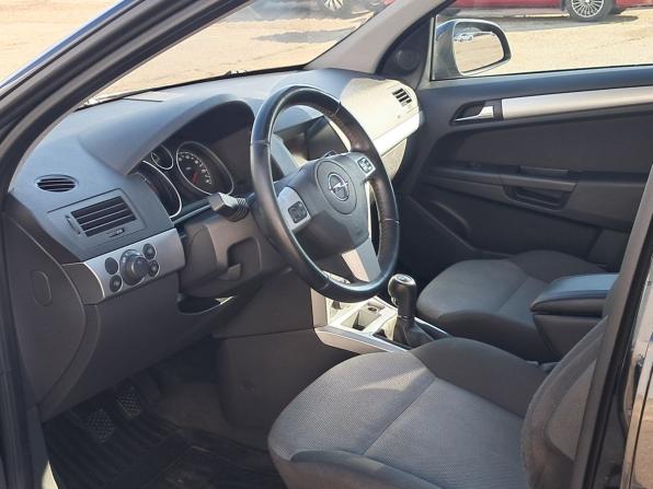 Opel Astra H Рестайлинг с пробегом 2014 года, цена 710 000 рублей, 145450 км, универсал, Автокод Объявления