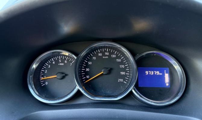 Renault Sandero II с пробегом 2017 года, цена 800 000 рублей, 97365 км, хэтчбек, Автокод Объявления