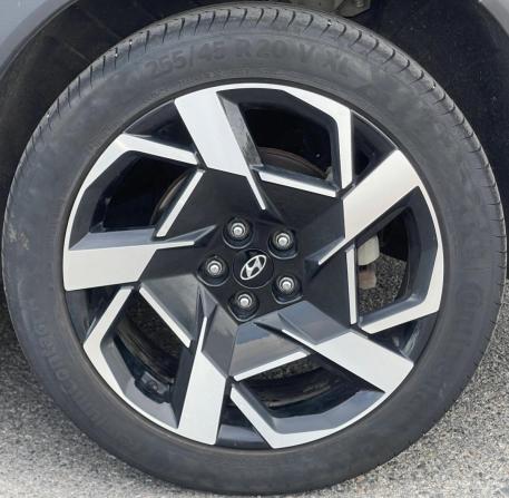 Hyundai Santa Fe IV Рестайлинг с пробегом 2023 года, цена 3 957 000 рублей, 69715 км, внедорожник, Автокод Объявления