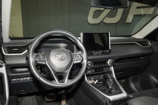Toyota RAV4 V (XA50) с пробегом 2021 года, цена 3 649 000 рублей, 79982 км, внедорожник, Автокод Объявления