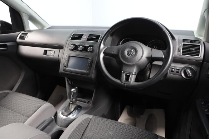 Volkswagen Touran I Рестайлинг 2 с пробегом 2012 года, цена 1 249 000 рублей, 106000 км, компактвэн, Автокод Объявления