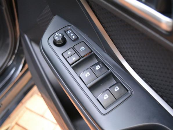 Toyota C-HR I с пробегом 2018 года, цена 2 099 000 рублей, 76815 км, внедорожник, Автокод Объявления